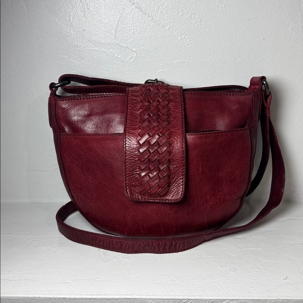 Vilenca Holland dark red leather crossbody with woven detail